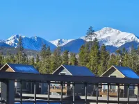 Luxury Amenities and Cozy Fireplace - Exquisite Mountain Getaway Hotels in Fraser
