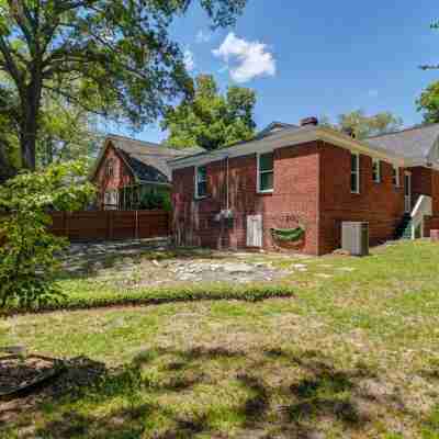 Cozy Duplex with Fast Wifi and in-Unit Laundry - Charming Retreat Hotel Exterior