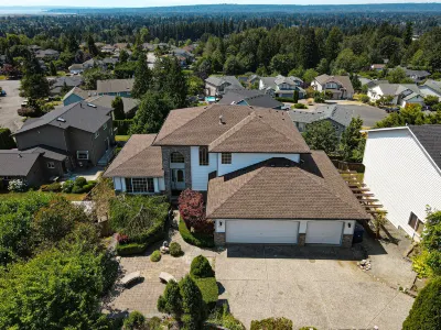 Stunning Waterfront Retreat, Panoramic Views, Private Dock Hotels near Fred Meyer