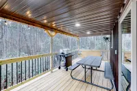 Cozy Bear Cabin #2 Hotels in White County