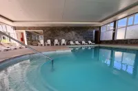 Howard Johnson by Wyndham Funes - Pools