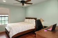 Stunning River Views and Spacious Outdoor Oasis - Captivating Retreat