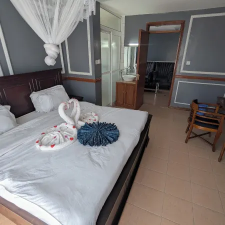Crescent Resort And Conference Centre Отели в г. Сентрал
