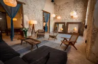 CASA MANDARINA DOWNTOWN WITH POOL