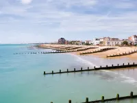 Beautiful Beachfront House Wth Balcony & Sea Views Hotels in Bognor Regis