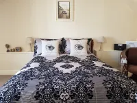 도릭 하우스 Cathedral Church of Saint Andrew 주변 호텔