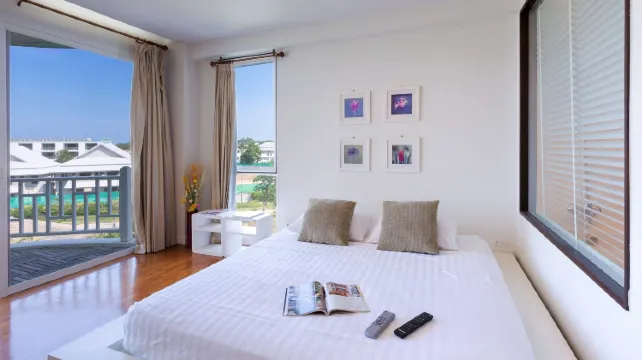 2 Bedroom Apartment With Sea View (Free Wifi In Room)