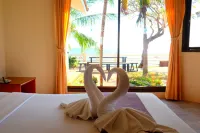 New Travel Beach Hotel & Resort Hotels in Tha Mai District