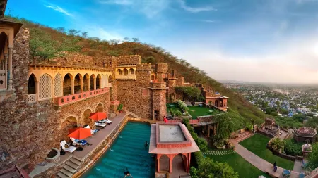 Neemrana Fort-Palace