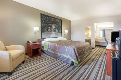 Super 8 by Wyndham Monroe West Hotel di Monroe