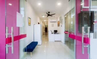 OYO 90090 Roselyn Inn 2