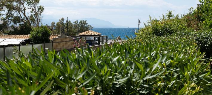 Elisa Seaside Luxury Suite Private Hot Tub, Beach Hotels in Corinthia