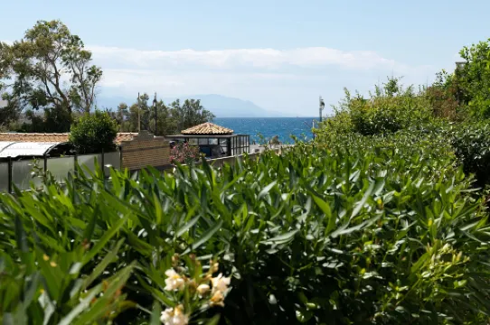 Elisa Seaside Luxury Suite Private Hot Tub, Beach