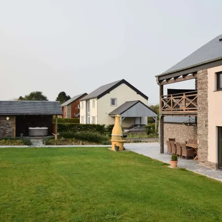 Grandeur Villa with Sauna & Hot Tub in Durbuy