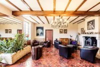 Logis Domaine du Prieuré Hotels in Poursay-Garnaud
