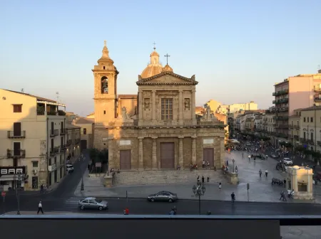 Affittacamere Duomo Отели рядом с достопримечательностью «Manfria»