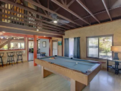 Hale Anuenue Nuku - the Rainbows End 3 Bedroom Home by RedAwning Hotéis em Keaau