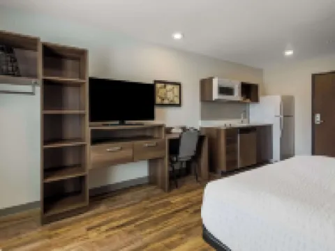 WoodSpring Suites Roanoke Hotels in Catawba
