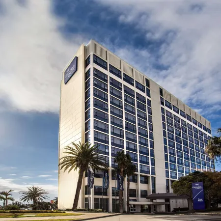 Garden Court Kings Beach Отели рядом с достопримечательностью «Пивоварня Dockside»
