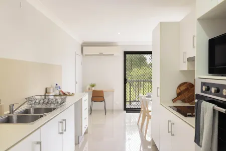 Smart Suites Self Check-in Apartments - 73 Bale Отели в г. Rocklea