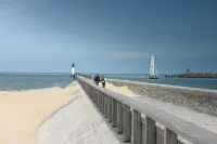 Domitys - le Fil de Soie Hotels in Calais