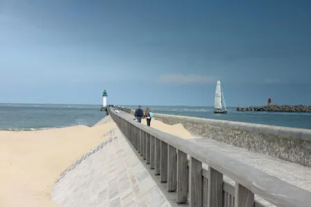 Domitys - le Fil de Soie Отели рядом с достопримечательностью «Calais Lighthouse»