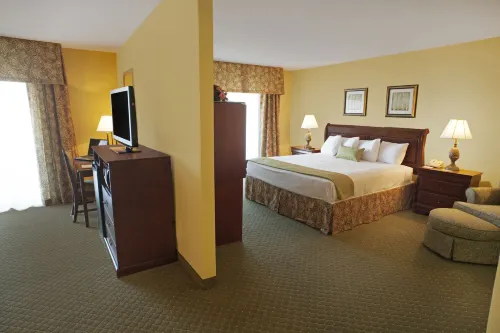 Clarion Hotel & Suites - Convention Center Fredericksburg - 2-Star