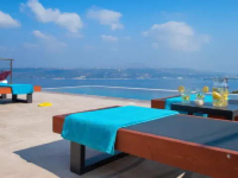 Villa Nikos in Megala Chorafia Hotels in Aptera