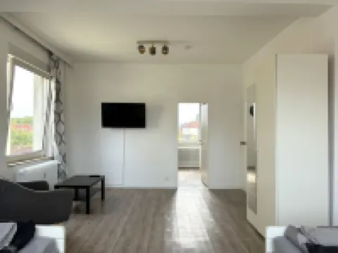 피터들을 위한 아파트먼트, 슈츠엔스트라세 4-12