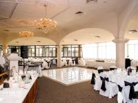 Pagoda Resort & Spa Hotels near Como