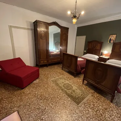 Lions Venice Guest House โรงแรมใกล้กัมโป เดล เกตโต