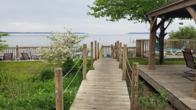 Brio Beach Inn Hotels in 