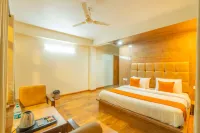 Hotel Rising Star with Garden with Private Parking Near to Mall Road