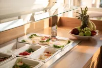 Elia Platanias - breakfast
