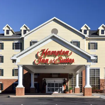 Hampton Inn & Suites State College at Williamsburg Square