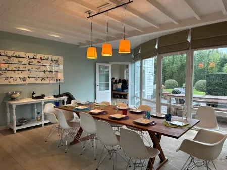 Superb Villa in the Heart of Knokke Zoute Close to the Beach and Shopping Area Отели в г. Кнокке-Хейст