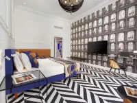 YourHome - Maison Iovino Luxury Rooms Отели рядом с достопримечательностью «Площадь Пьяца-Тассо»