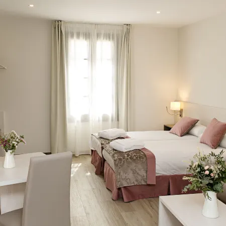 Suites la Posada de Pilar Отели рядом с достопримечательностью «Дворец Виана»
