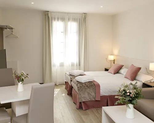 Suites la Posada de Pilar Hotels near Malmuerta Tower