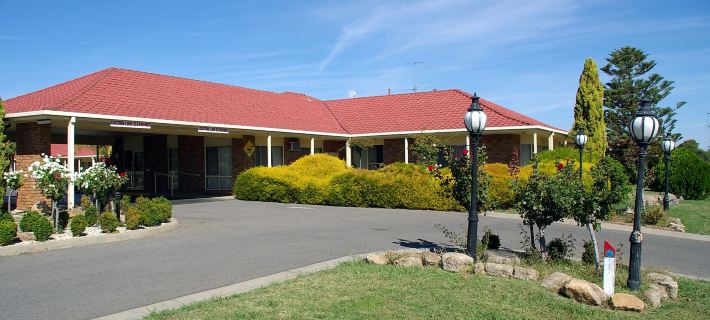 Pines Country Club Motor Inn Hotels in Shepparton