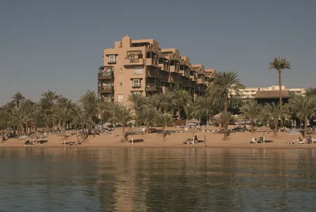 Mövenpick Resort & Residences Aqaba Отели в г. Акаба