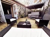 Hawthorn Hollow Hotels in Ballymoney