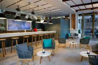 Lagoon Attitude (Adults Only) - bar