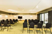 Statesman Hotel Hotels in Yarralumla