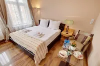 Jagiellonska 3 ApartHotel - Deluxe Rooms with King Beds, City Center, Free Wifi!