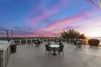 Beachcomber Motel
