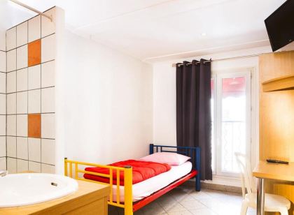 Bastille Hostel