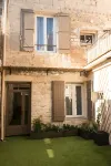 Les Suites du 17 Các khách sạn gần Salin d'Aigues-Mortes