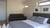 CMB Guesthouse - balcony