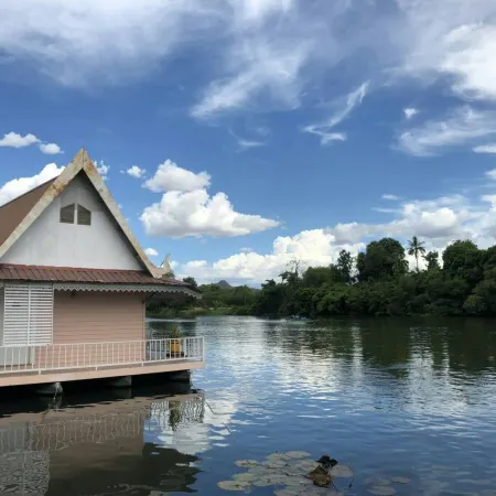 Bamboo House Resort Отели рядом с достопримечательностью «Военный музей JEATH»